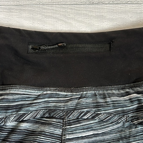 Lululemon Run Times Short (4-way stretch 4”) sz 12‎ - Picture 4 of 9